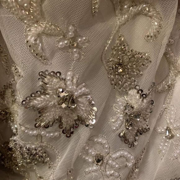 Lotus Threads NWT Wedding Dress 62234 - Never Worn, Ivory with lots of Jewels, 4 - Picture 7 of 11